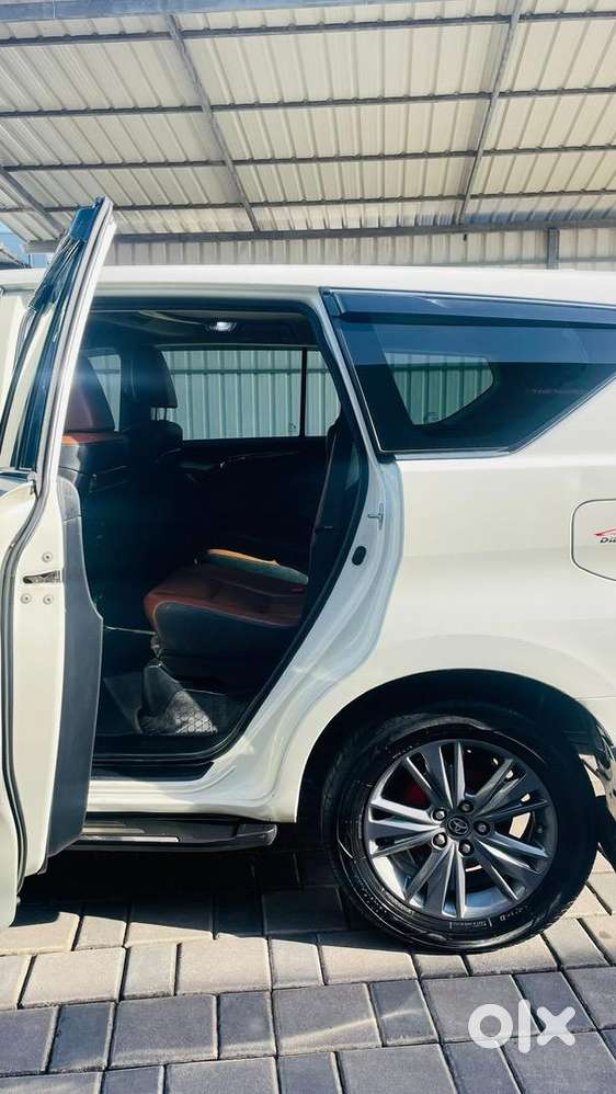 Kl 01 Toyota Innova Crysta 2016 2.8 Z Automatic Diesel Well Maintained