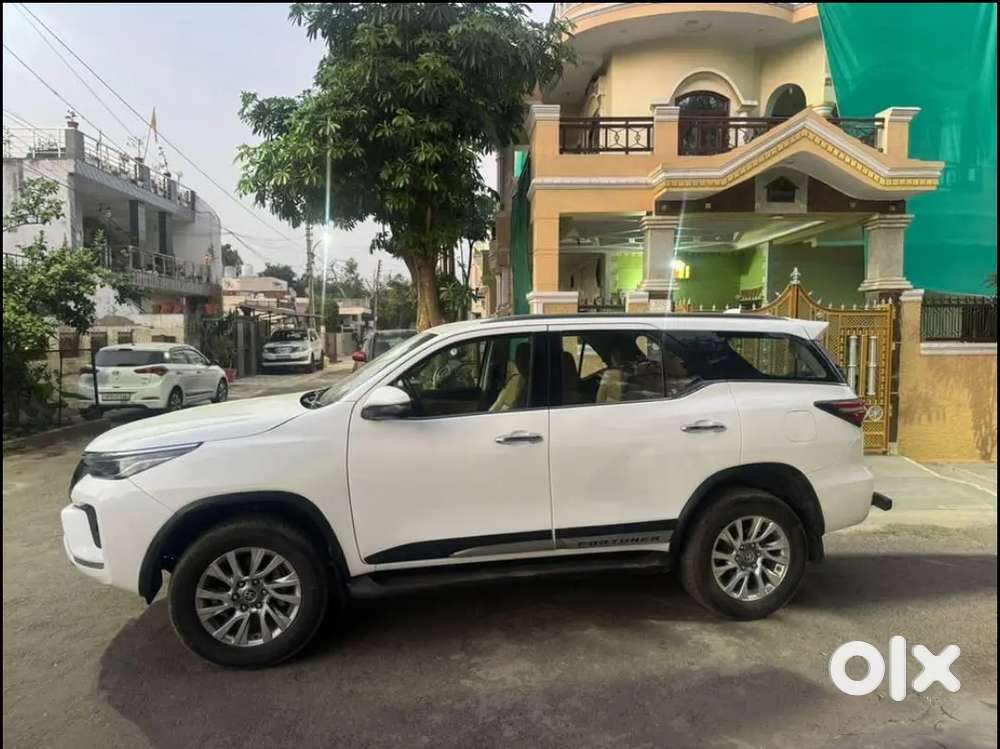 Toyota Fortuner Legender 2023