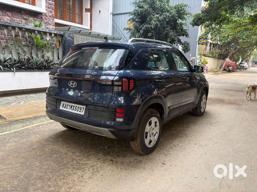 Hyundai Venue 1.2 S (o), 2022, Petrol