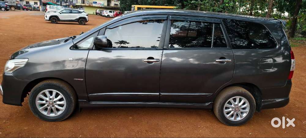 Toyota Innova 2015 Diesel 250000 Km Driven