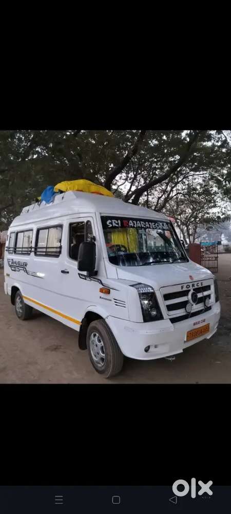 12 seater tempo traveller di engine