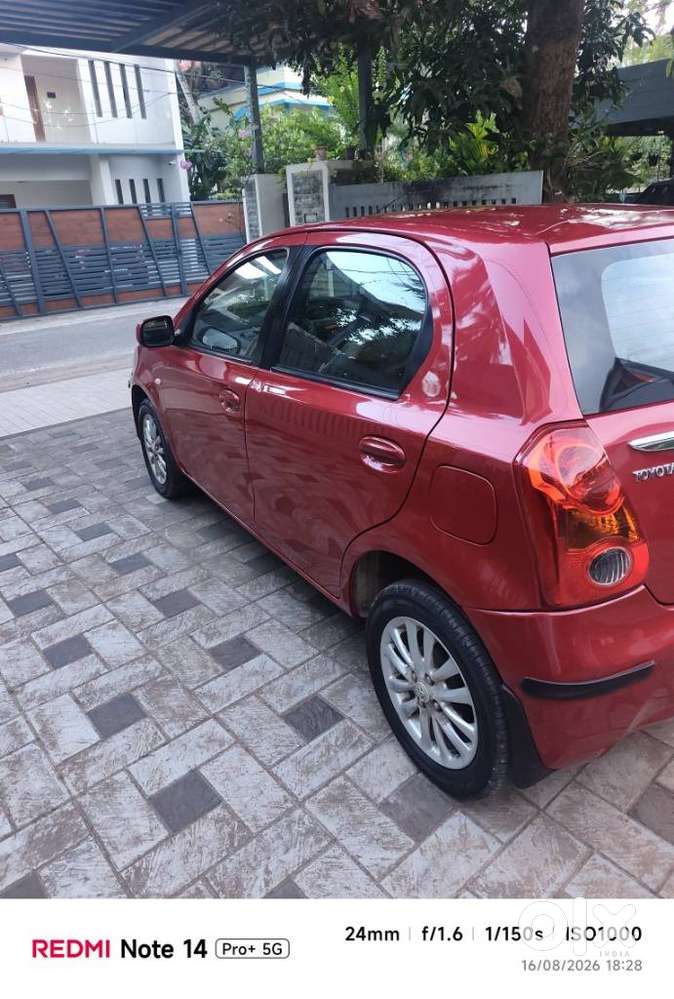 Toyota Etios Liva V, 2011, Petrol