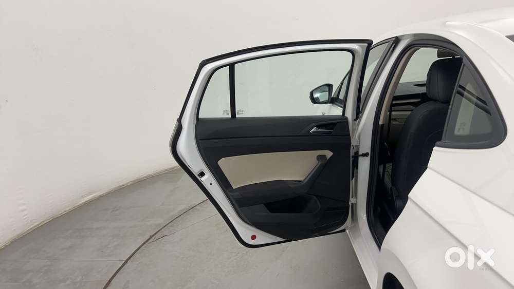 Skoda Slavia Ambition 1.0l Tsi Mt, 2022, Petrol