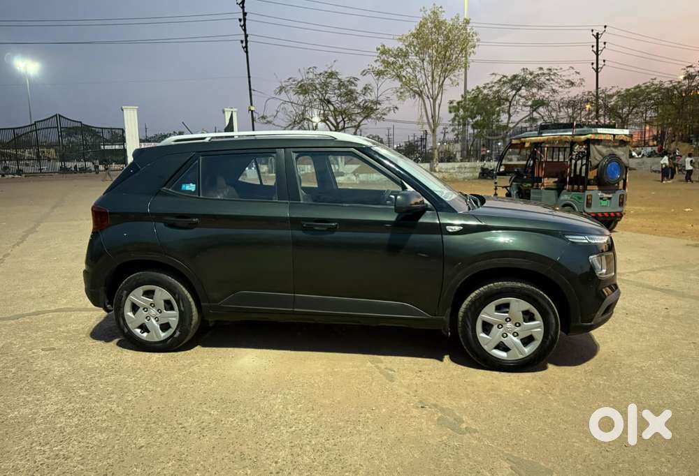 Hyundai Venue S 1.2 Petrol, 2021, Petrol