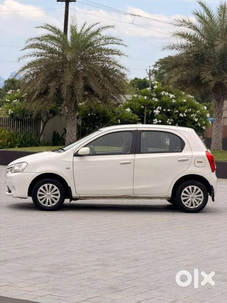 Toyota Etios Liva, 2012, Petrol