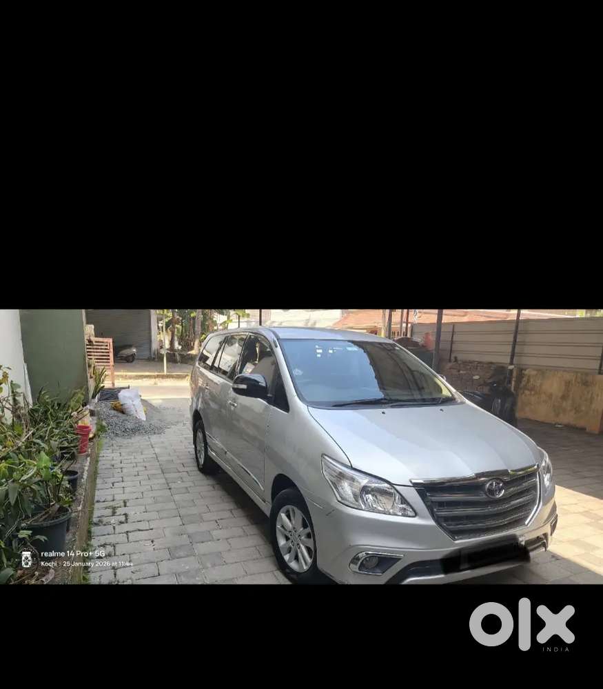 Toyota Innova 2015 Diesel 120000 Km Driven