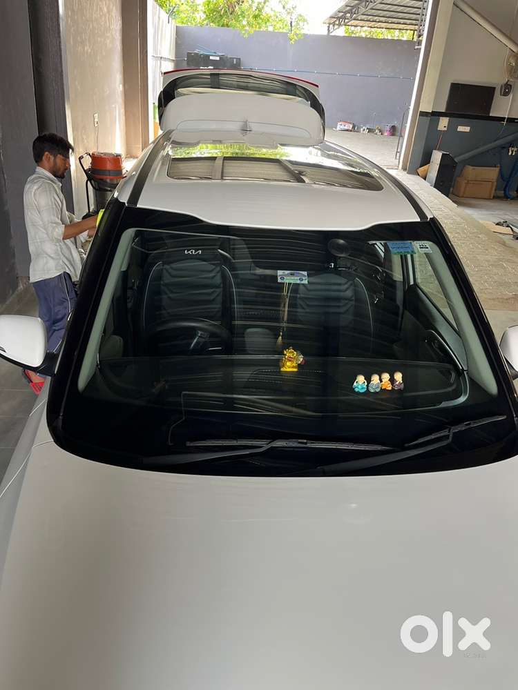 Kia Carens 2025 Petrol Well Maintained