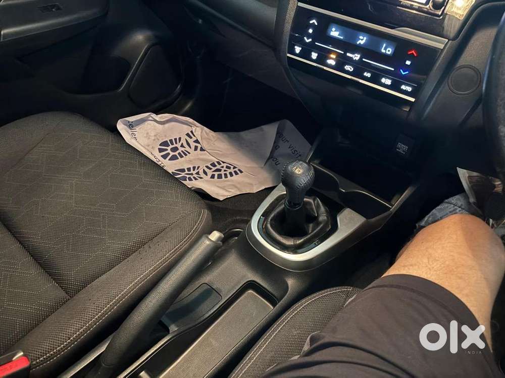 Honda Jazz 2017 Petrol 27700 Km Driven