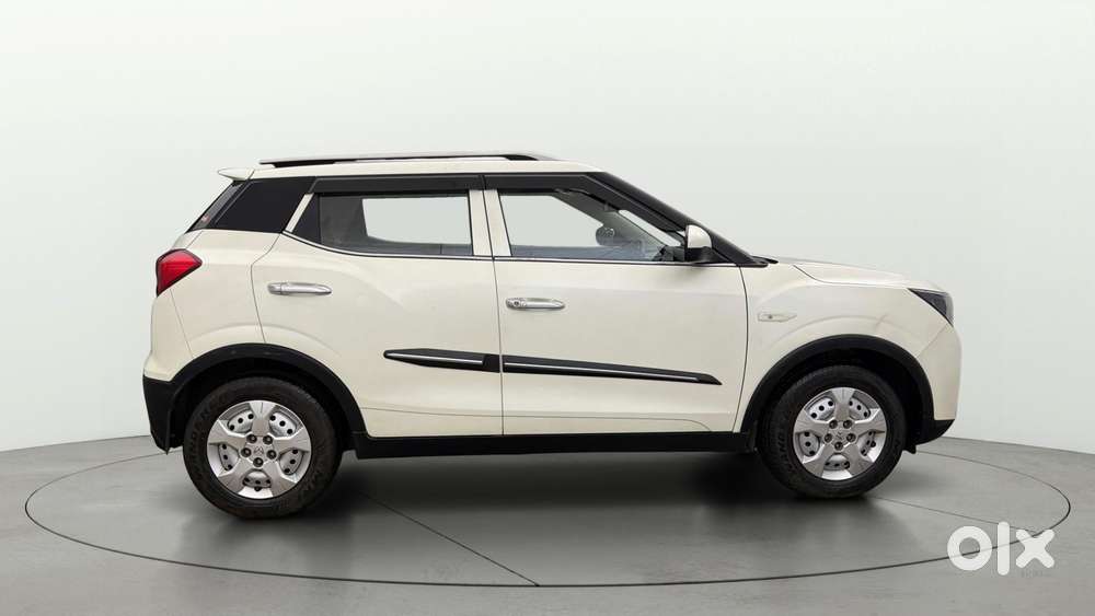 Mahindra Xuv300 W4, 2023, Cng & Hybrids