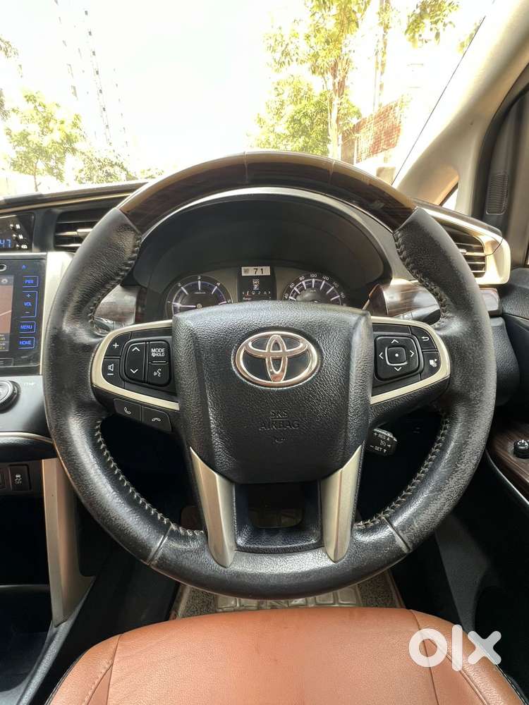 Toyota Innova Crysta 2.8z Automatic, 2017, Diesel