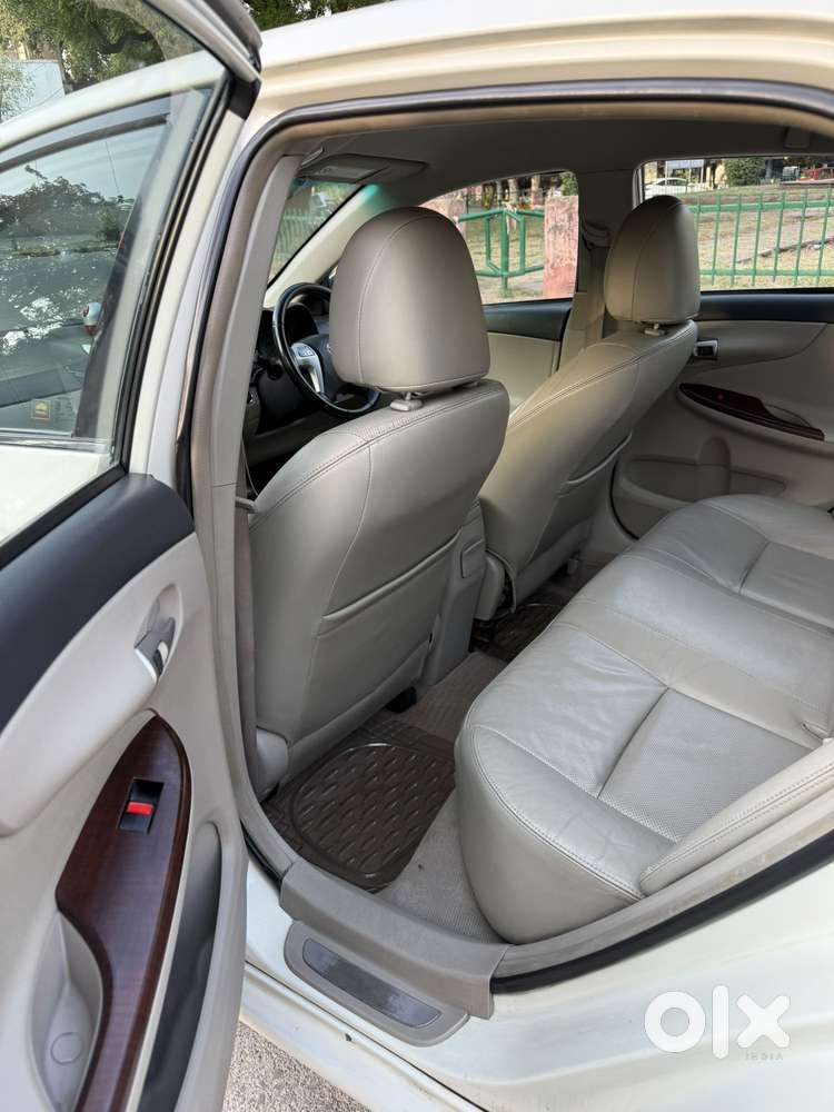 Toyota Corolla Altis [2011-2014] 1.8 Vl At, 2013, Petrol