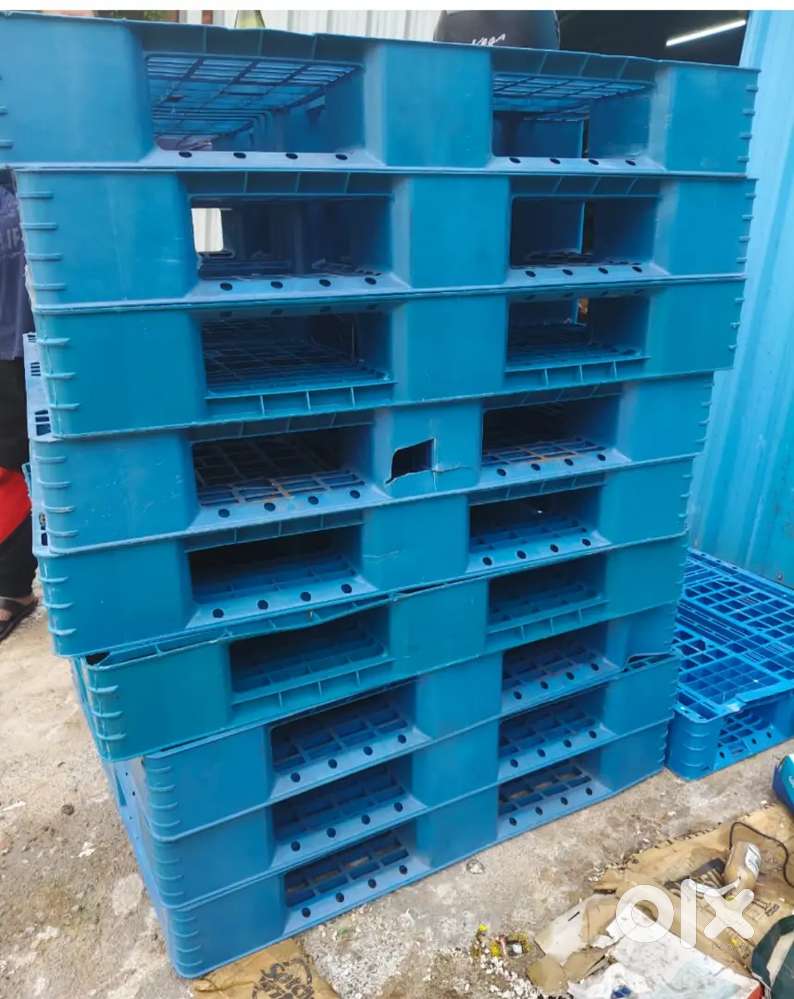 Plastic pallet