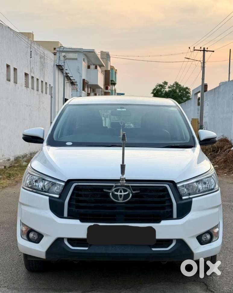 Toyota Innova Crysta 2.4 G Mt, 2023, Diesel