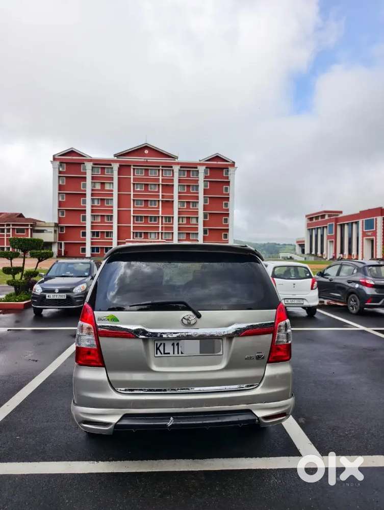 Toyota Innova 2.5 V 7 Seater  2014  Diesel  Well Maintained