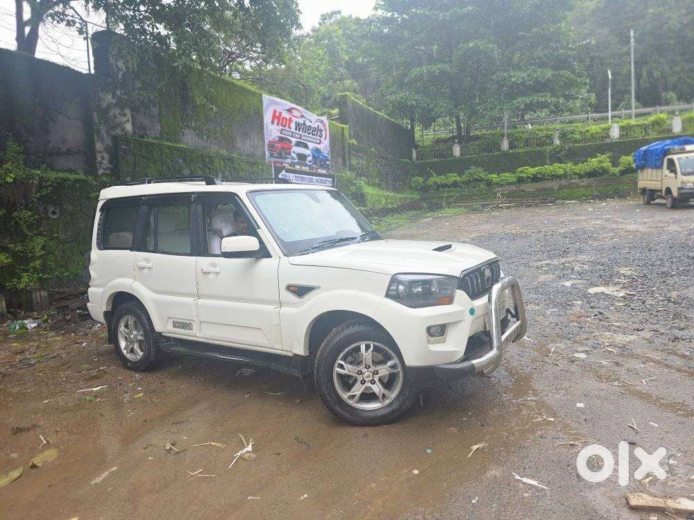 Mahindra Scorpio S10 8 Seater, 2017, Diesel