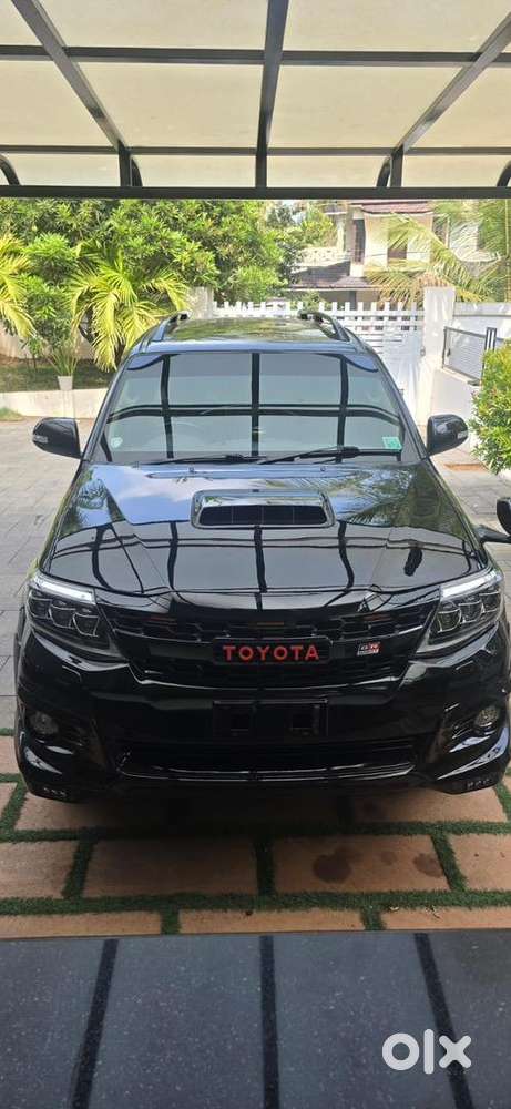 Toyota Fortuner 2012 Diesel Automatic Well Maintained