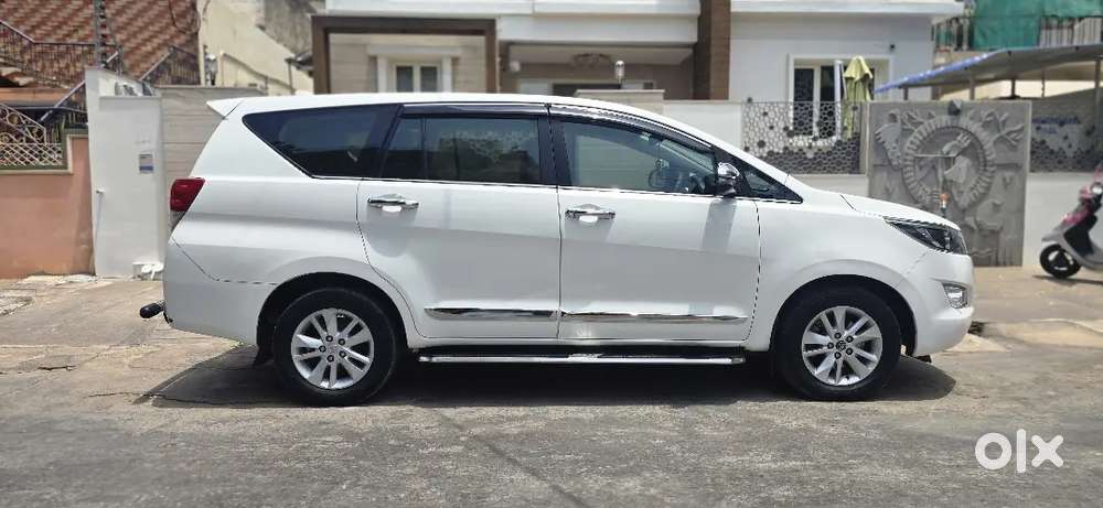 Toyota Innova Crysta 2020 G 8 Setter (showroom Track)