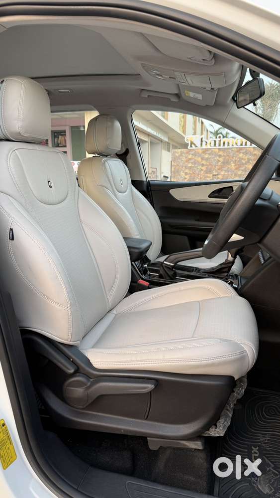 Mahindra Xuv700 2.2 Ax 5 Diesel At 7 Str, 2024, Diesel