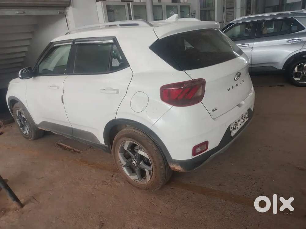 9 Lakh Me Venue Sx Diesel Car Sell, Govindpuri, City Center, Gwalior