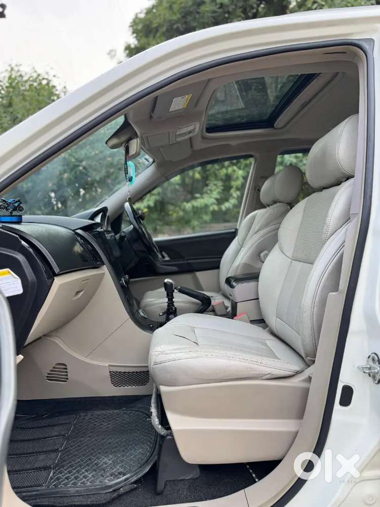Mahindra Xuv500 2017 W10 Single Owner Sunroof
