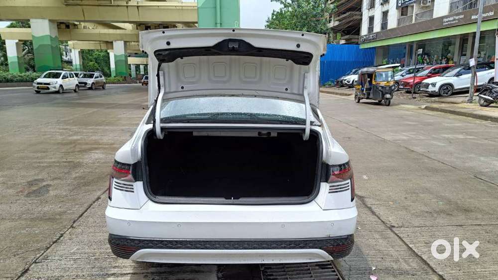 Hyundai Verna 1.5 Sx (o) Ivt, 2024, Petrol