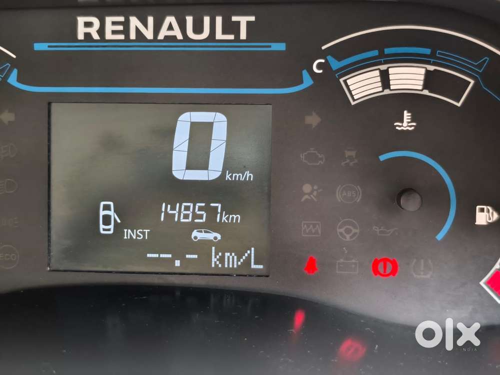 Renault Triber Rxt, 2022, Petrol