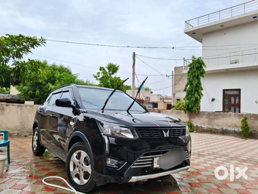 Mahanadra Xuv 300 Sunroof Nice Condition Car Ladi Parsan Use Car