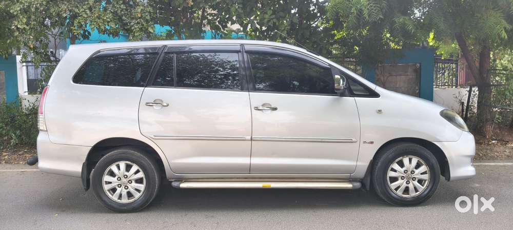 Toyota Innova 2.5 V 7 Str, 2011, Diesel
