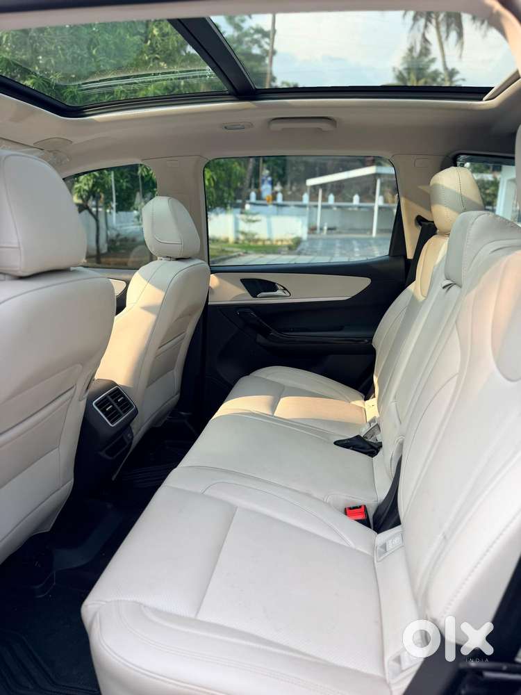 Mahindra Xuv700 2.2 Ax 7 Diesel At Luxury Pack Str, 2023, Diesel