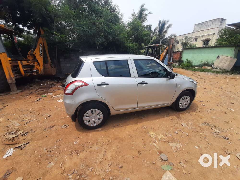 Maruti Suzuki Swift Lxi Optional-o, 2017, Petrol