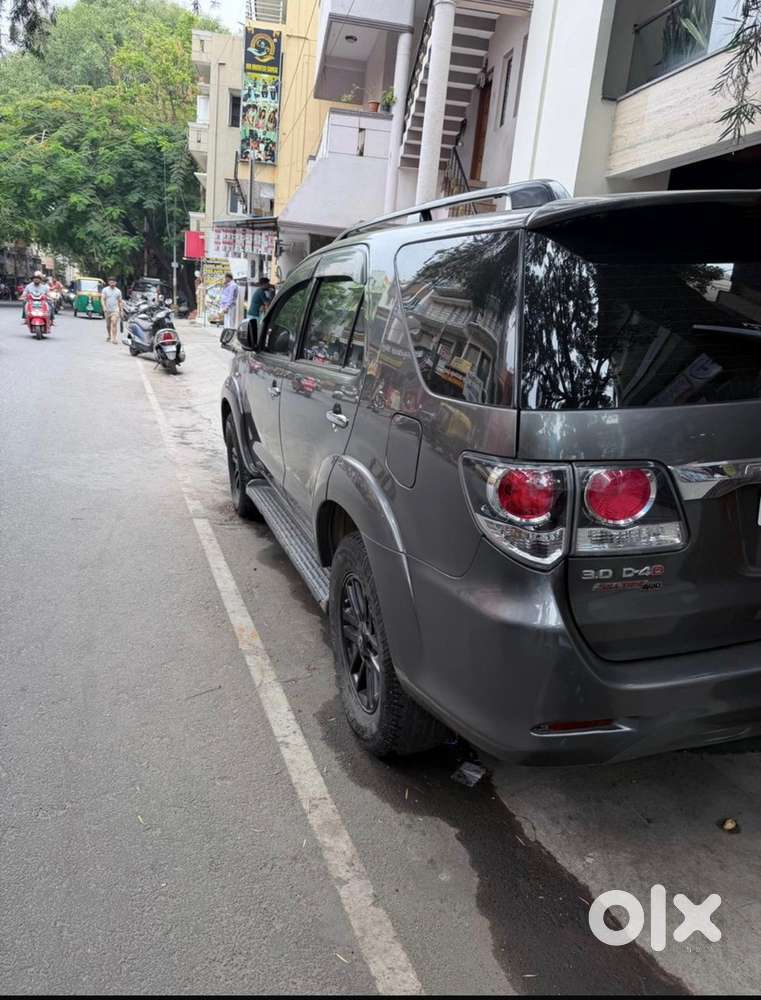 Toyota Fortuner Diesel 2012 4x4 MT