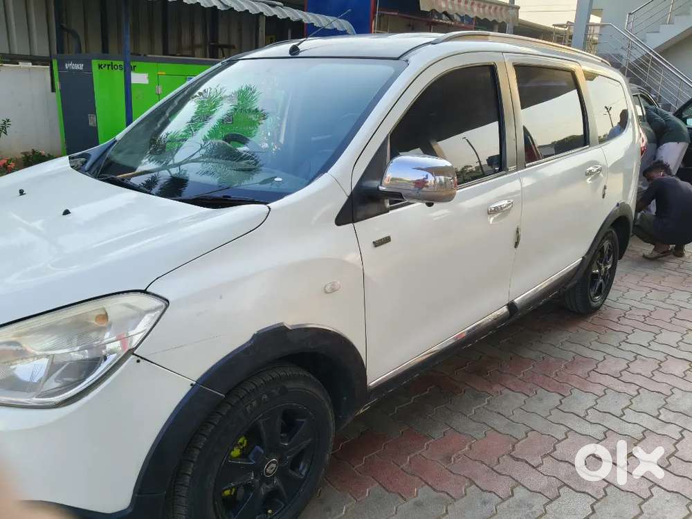 Renault Lodgy 2017 8 సీటర్ ఫ్యామిలీ కార్  మామూలుగా 5 లక్షలు ఉంటది