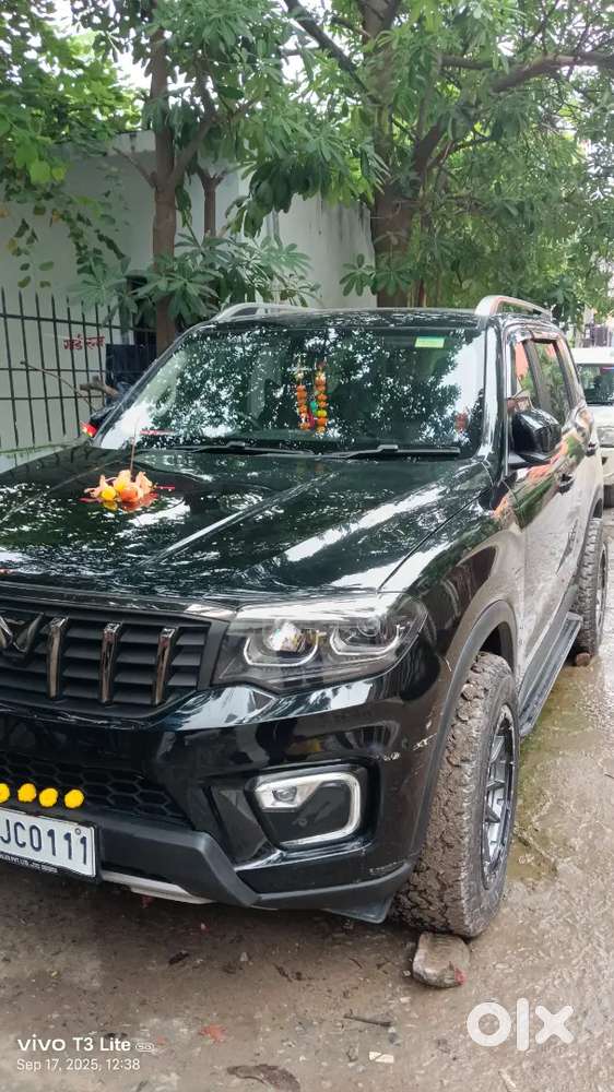 Mahindra Scorpio-n  Z8l Top Model Luxury Line Diesel Well Maintained