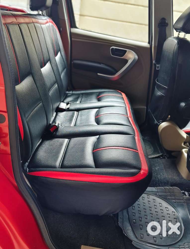 Mahindra Tuv 300 Mhawk100 T8 Dual Tone, 2017, Diesel