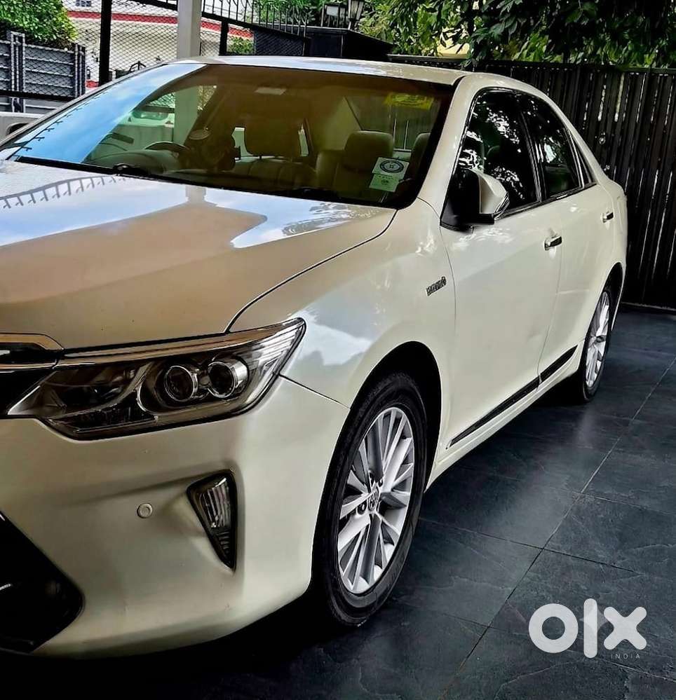 Toyota Camry Hybrid 2016