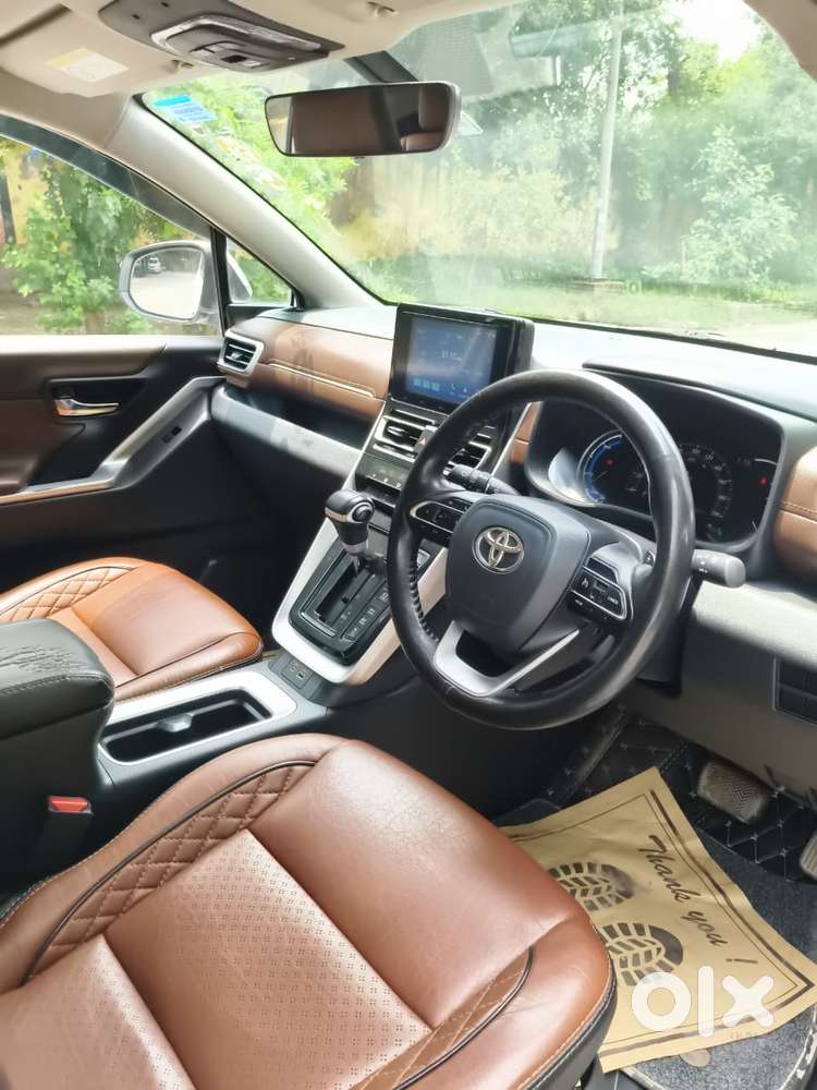 Toyota Innova Hycross 2.0 Vx Hybrid 7 Str, 2023, Petrol
