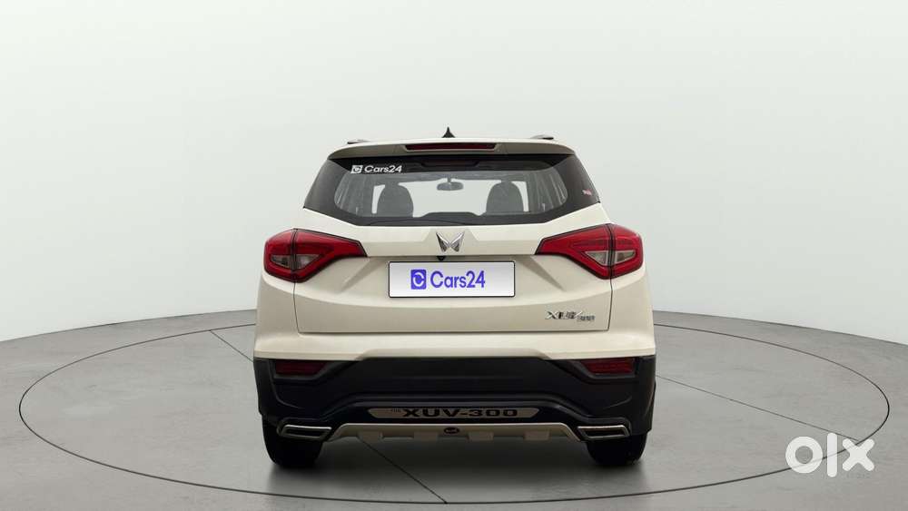 Mahindra Xuv300 W4, 2023, Cng & Hybrids