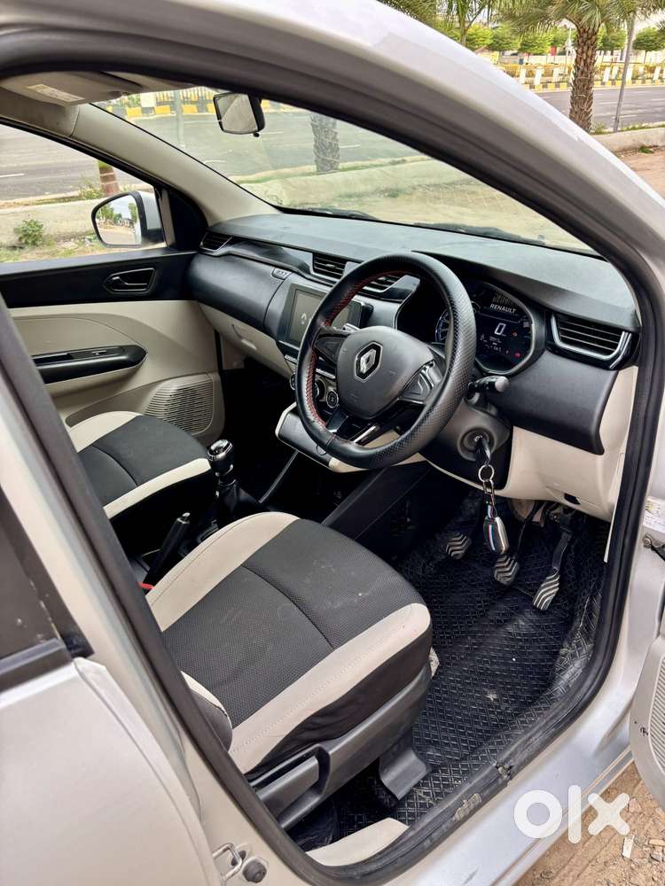Renault Triber Rxt, 2022, Petrol