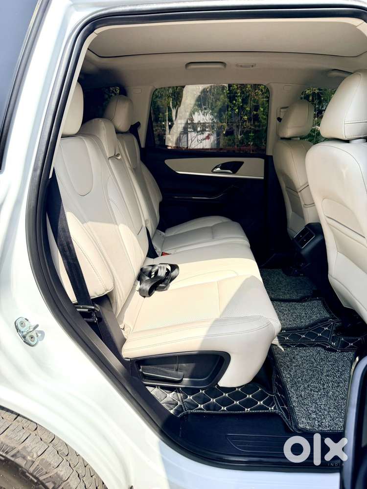 Mahindra Xuv700 2.2 Ax 7 Diesel At Luxury Pack Str, 2023, Diesel