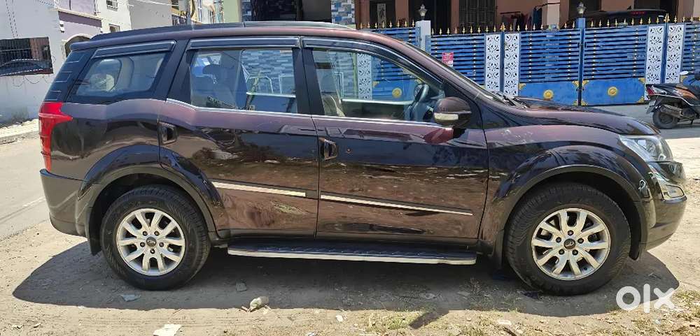 Mahindra Xuv500 W10 2017