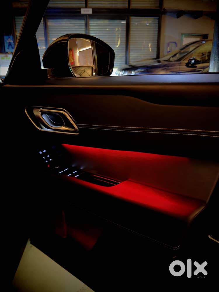 Land Rover Range Velar P250 R-dynamic, 2019, Petrol