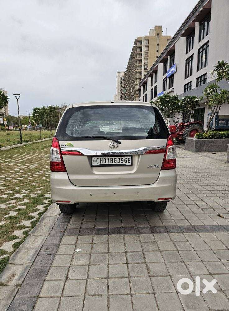 Toyota Innova 2.5 G (diesel) 8 Seater Bs Iv, 2016, Diesel