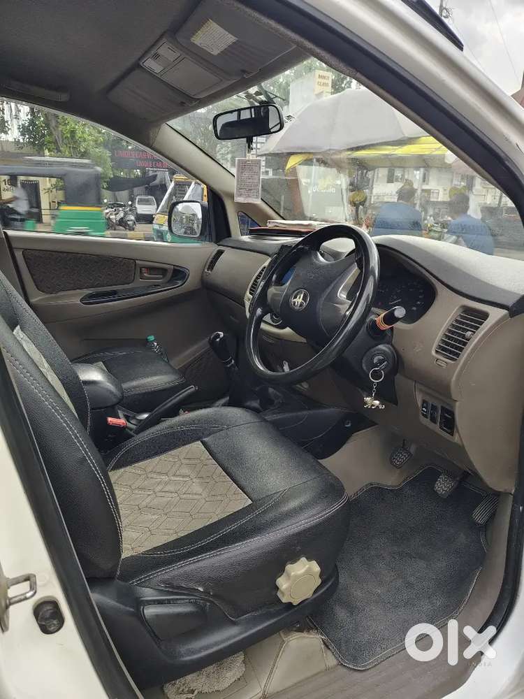 Toyota Innova 2.5 G 2015