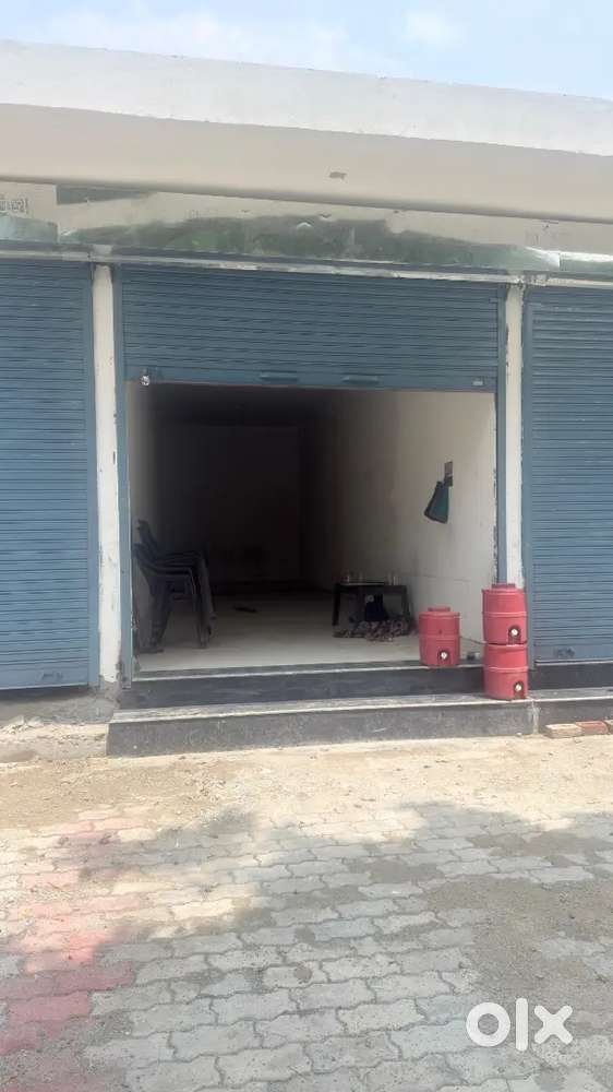 Ready to move in Shop on meerut road near by New court