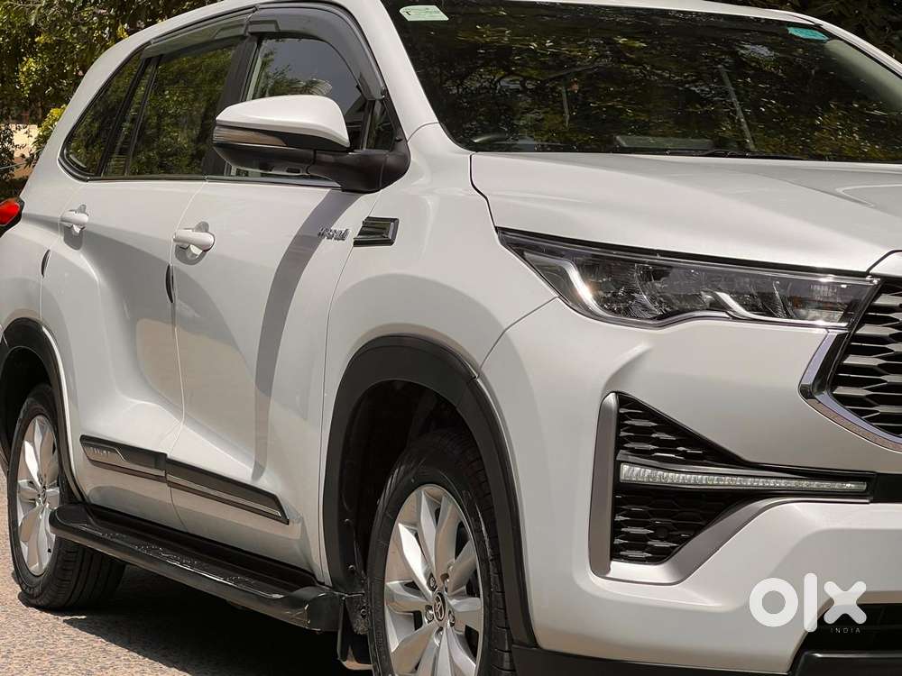 Toyota Innova Hycross 2.0 Vx Hybrid 7 Str, 2023, Petrol