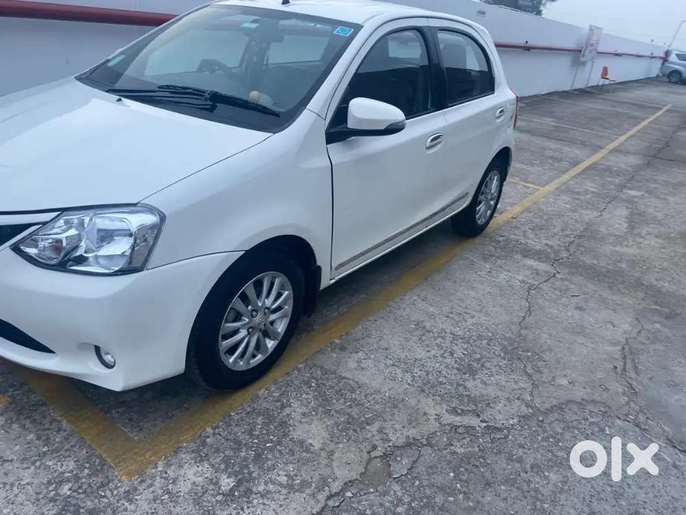 Toyota Etios Liva 2015 Car Up11 Number 9495 White Colour Agency Servic