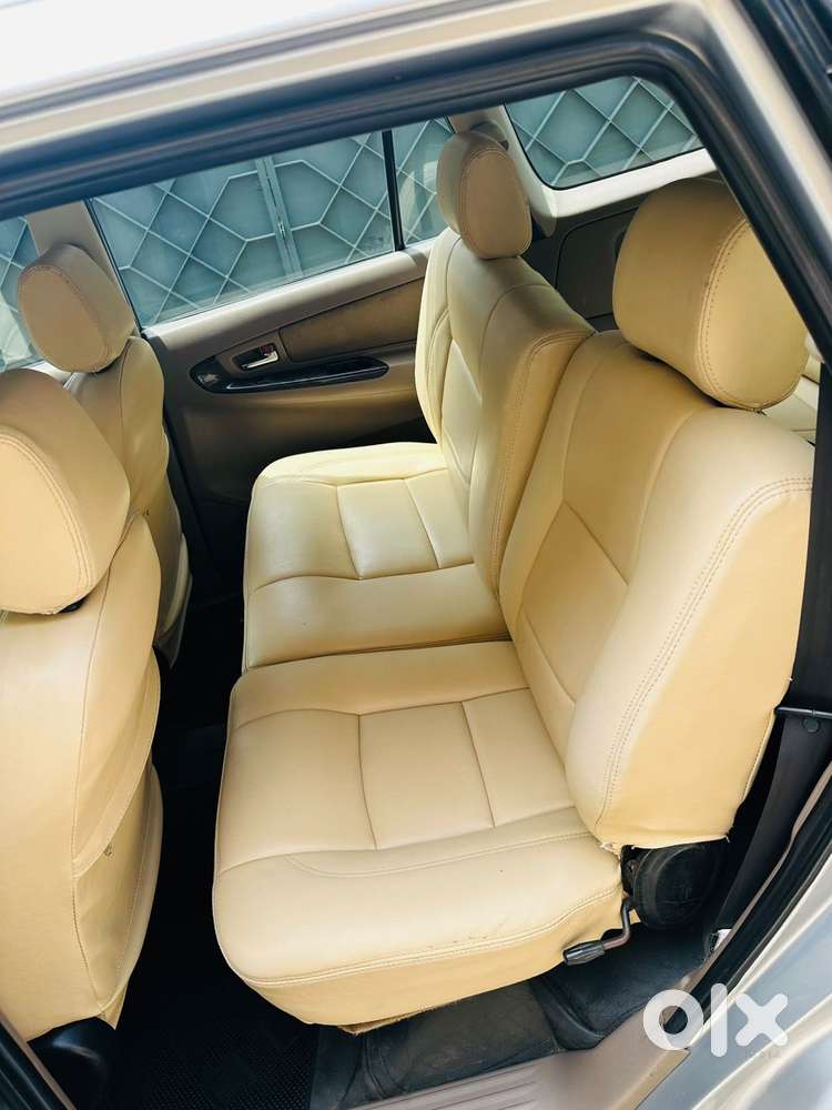 Toyota Innova 2.5 Vx 8 Seater Bs Iv, 2015, Diesel