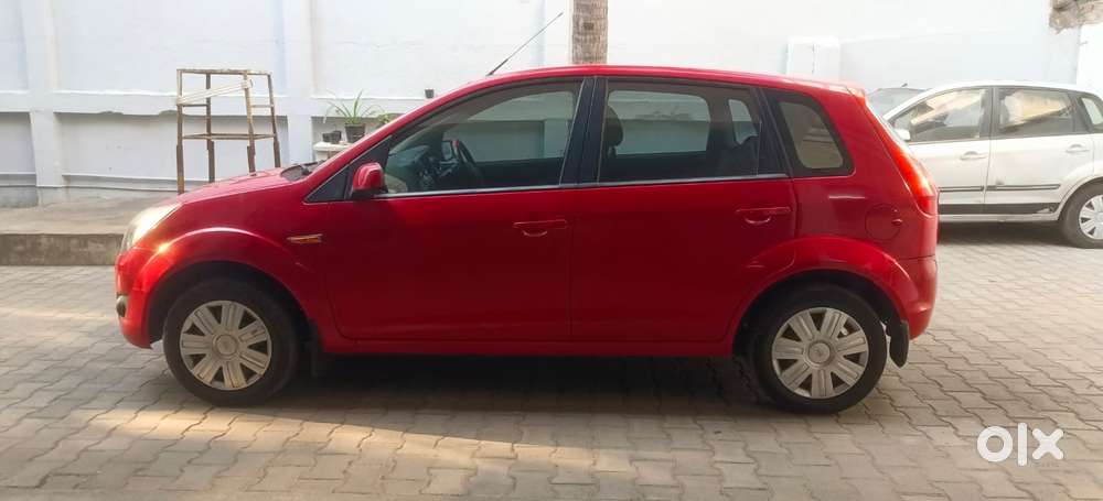 Ford Figo Petrol Zxi, 2011, Petrol