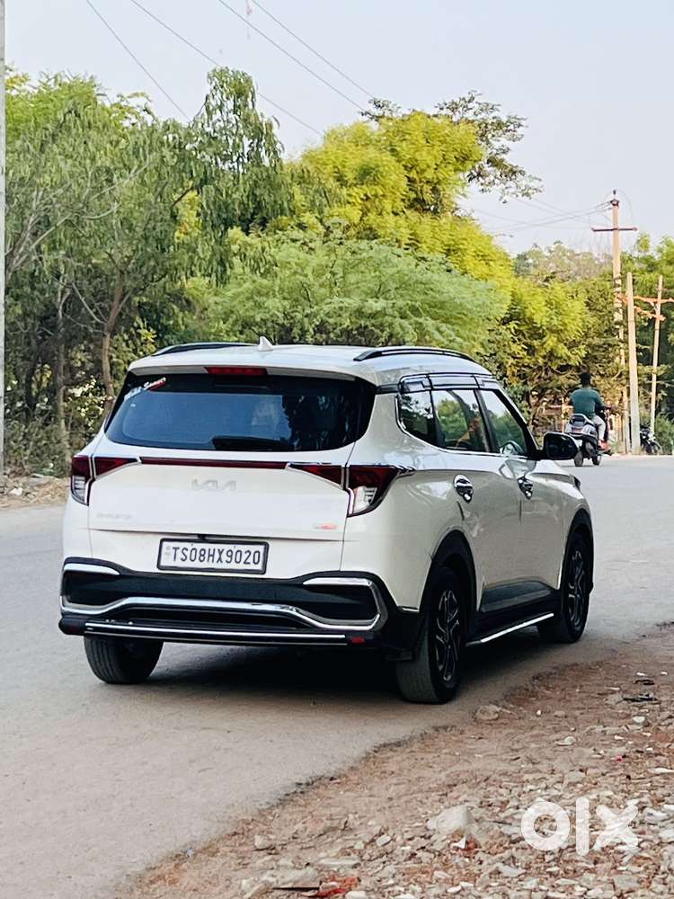 Kia Carens, 2022, Petrol