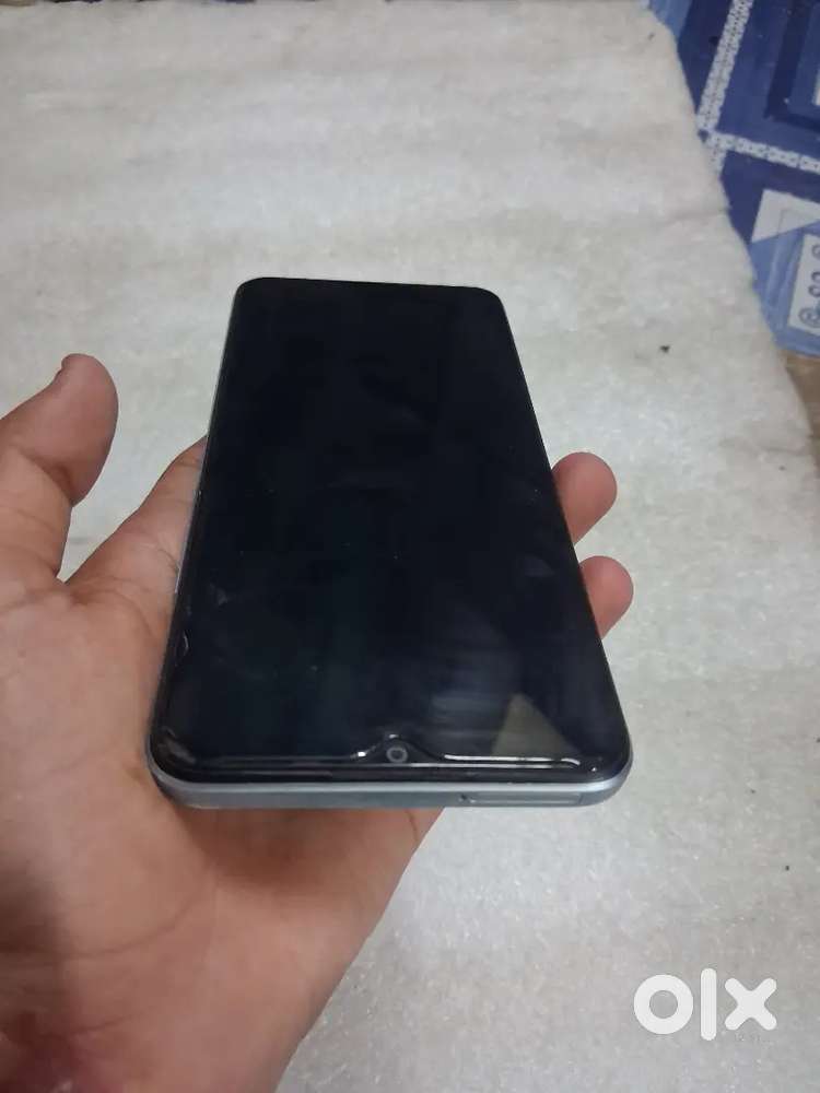 second hand phone under 6000